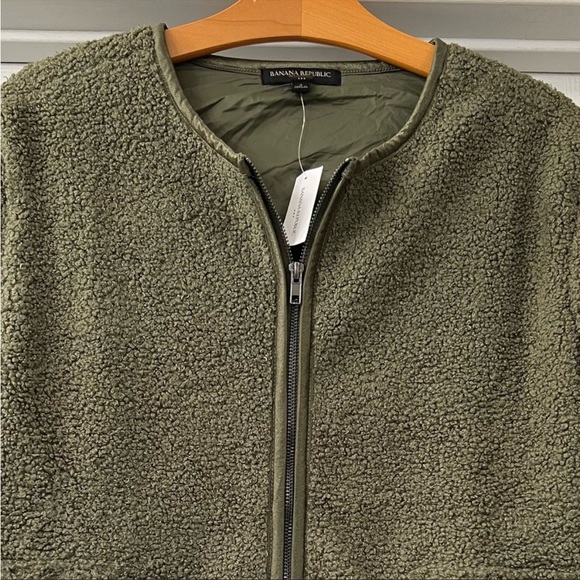 Beautiful Banana Republic Cassia Sherpa Bomber, Small, NWT - Picture 6 of 10